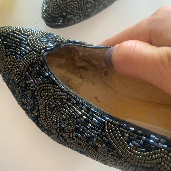 VINTAGE Caparros swirling beaded heels - Picture 11 of 11